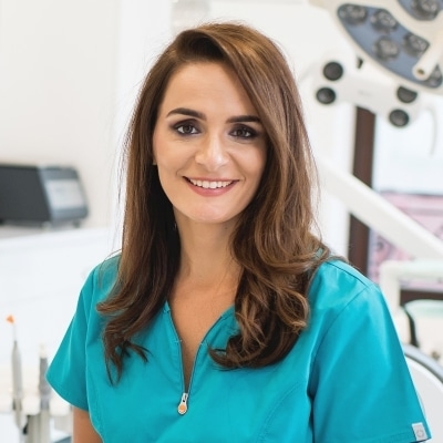 Dr. Anca Rusu - Medic Stomatolog Specialist Chirurgie Dento-Alveolara & Implantologie Dentara Bucuresti